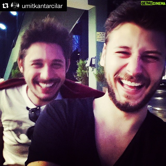 Özgün Karaman Instagram - #Repost @umitkantarcilar with @repostapp. ・・・ Ve sonra dedim ki... kardeş hep güldürür:) @ozgunkaraman