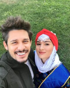 Özgün Karaman Instagram - Bugün sincabın doğum günü 🥳 üstelik #KuzeyYıldızı 20.00’de @showtv ‘de!