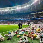 Özgür Ozan Instagram - 🦅 🦅🦅🇹🇷🇹🇷🇹🇷”çocuklar hiç ağlamasın hep gülsün”🥲