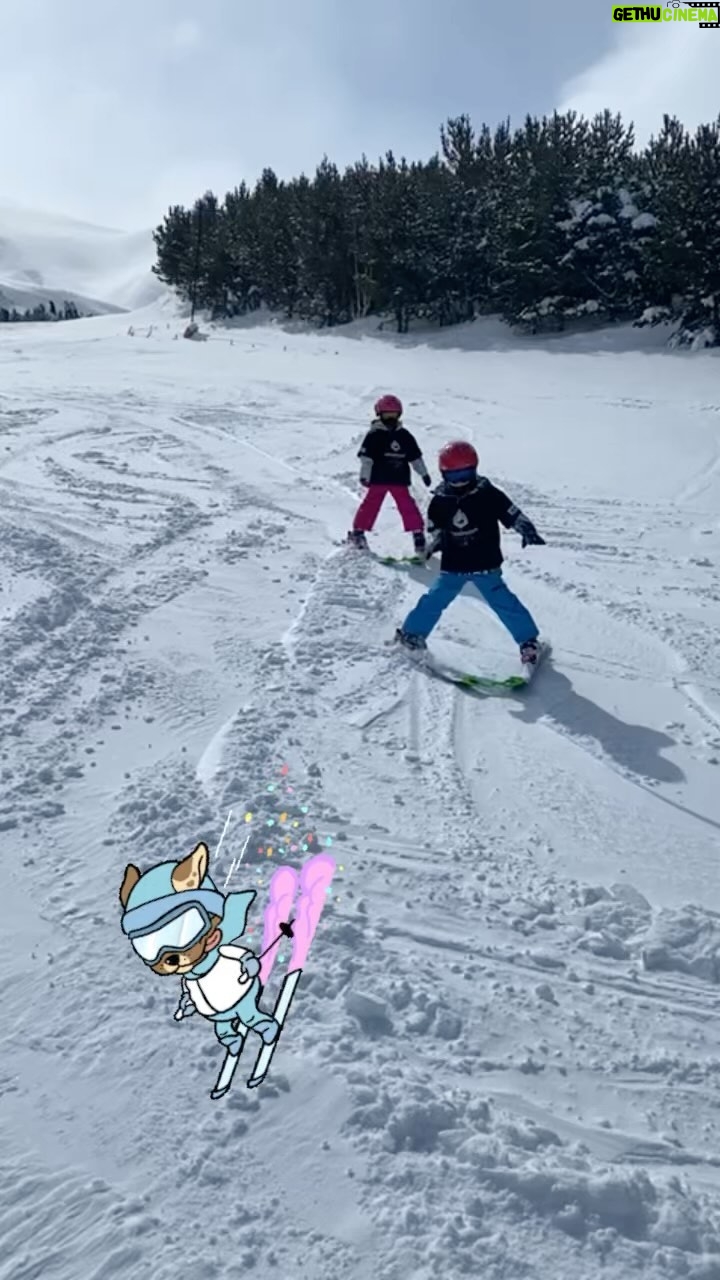 Özgür Ozan Instagram - ❄️❄️❄️ @gymykids Demir&Asu