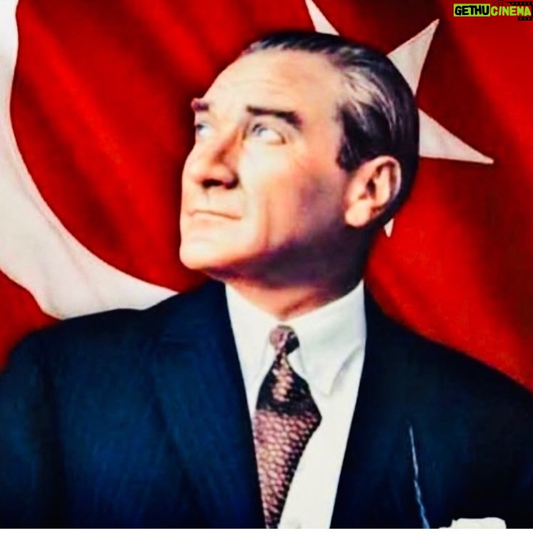 Özkan Uğur Instagram - Saygı sevgi ve rahmetle anıyoruz