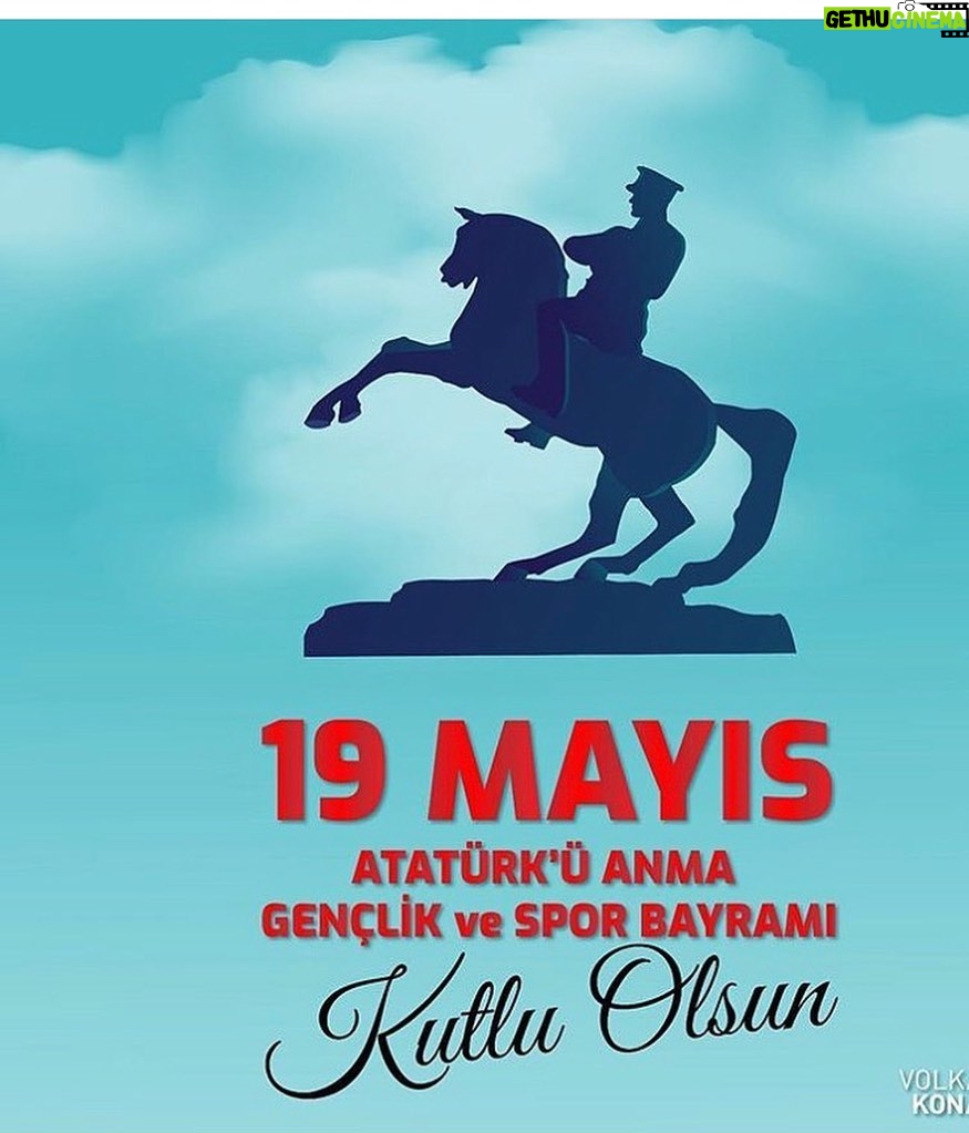 Özkan Uğur Instagram - 19 Mayıs 1919’un 102. yıldönümünde başta Gazi Mustafa Kemal Atatürk olmak üzere istiklal kahramanlarımızı ,şehitlerimizi şükranla,minnetle ve rahmetle anıyorum