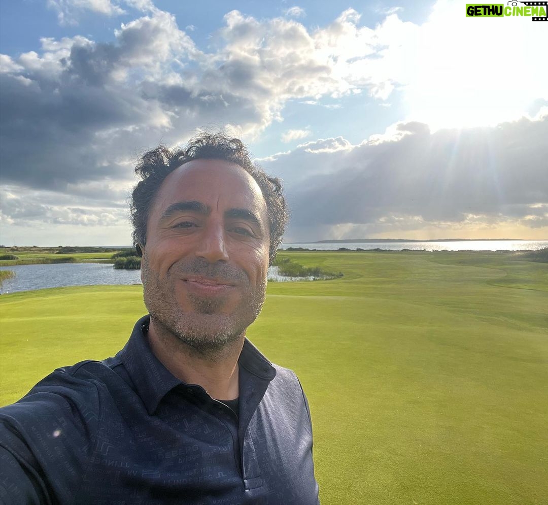 Özz Nûjen Instagram - Publika gig på klubbar i sept. 😘❤️ 7 sept #Norrköping på Harrys 19 sept #Landskrona m @oslipat 20 sept #Malmö m @oslipat 21 sept #Lund m @oslipat 22 sept #Stockholm m @rawcomedyclub 23 sept #Stockholm m @rawcomedyclub 28 sept #Skellefteå på Sara Kulturhus 29 sept #Örnsköldsvik m Stella Event 30 sept #Umeå m Stella Event 😘😊🙏🏽❤️ hoppas vi ses! 🎤😘