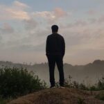 Özz Nûjen Instagram - Îro 48 sal berê ez li gundek Serhedê li Kurdistanê jidayik bûm. ☀️ Idag för 48 år sen föddes jag i en by i Högländerna i Kurdistan. 🙏🏽 Spasdarim û hertim hêvîdarim. ❤️ Är tacksam och alltid hoppfull. 💚 Malbat, dost, qencbûn û zanebûn pêşiya her tiştî lê tucar ken, kêyf û şahiyê jibîr neke. 🙌🏽 Familjen, vänner, snällhet och kunskap före allt annat men glöm aldrig att skratta, vara glad och att festa. 😘🤗 Maç û hemêz! Puss och kram!
