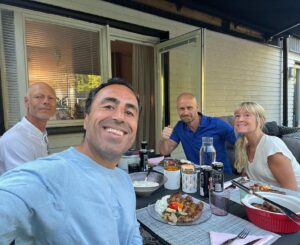 Özz Nûjen Instagram - Blev hembjuden till @16_weeks_of_hell_with_tony med familj i #Eskilstuna 🙏🏽😘❤️❤️❤️ grillat är godast! Så fina människor