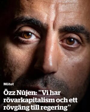 Özz Nûjen Instagram - ”Jag hoppas att Sven Melander ler i sin himmel och är glad över oss” 

Seriens premiss är enkel: Den gladlynte kurdiska pappan Kennedy Mursa ärver en halv miljard och tar ett snabbt beslut. Han proppar in familjen och sin mamma i bilen och flyttar från Rosengård till en sjurummare på Östermalm med Sveriges dyraste utsikt.

– Han älskar att bo i Rosengård, och har det bra där. Men när han blir förmögen vill han ge sin familj det bästa och dyraste. Han vet att världen är till för de rika och han kan njuta av det.

– Jag kom till ett Sverige då man var välkommen som flykting. Nu är man inte ens välkommen om man är utlänning och läser på universitet. Det är skrämmande när man ser hur Sverige har förändrats de senaste 40 åren. Det är en enorm skillnad. Och det är för att vi har låtit oss vägledas av rasismens och xenofobins politiska kraft, säger Özz Nûjen.

Hela långa intervjun finns på @dagensetc att läsa 😘❤️ ha en fin helg! 

#flyktentillöstermalm #humor #comedy #tvseries #humorserie #babakennedy #özznûjen #intervju #möte #hevpeyvîn #dagensetc #stockholm #sweden #kurdistan #kurdish #swedish #actor #attore #şanoger