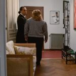 Özz Nûjen Instagram - På @svt 1 ikväll kl.22 avsnitt sex av ”Flykten till Östermalm” eller när du vill i appen SVTPlay ❤️🎬🍿 Missa inte när Melissas pojkvän är gäst hos familjen Mursa 😅❤️🤷🏻‍♂️🤣 Îşev saet/katjimêr 22 di kanala swêdî a SVT 1 da beşa şeş a “Reva bo Ostermalm” 🍿🎬❤️ Jê nemînîn gava/çaxa/dema dostê/yarê Melîssa dibe mêvandarê malbata Mursa. 😅❤️🤷🏻‍♂️🤣 @svthumor @scandinaviancontent @makomanovic @adiomanovic #svt #svthumor #flyktentillöstermalm #humorserie #tvserie #tvseries #comedy #pêkenok #henek #funnyvideos #sweden #actors #attore #swedish #kurdish #kurdistan #şanoger #östermalm #stockholm #malmö #rosengård #richpeople #pojkvän #flickvän #girlfriend #boyfriend #yar #dost #heval #familjenmursa