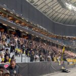 Özz Nûjen Instagram - Dagens stolta fanbärare 🙏🏽🖤💛🙌🏽 @aik ❤️❤️❤️ #ApoÖzz #AmoÖzz med lillebror Cesur och brorsönerna Berzan och Dewran. #ForzaGnaget #AIK #aikfotboll