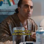 Özz Nûjen Instagram - När Ibbe tror att Baba Kennedys pengar även är hans pengar. 😅💰💸🤷🏻‍♂️🤣 Nästsista avsnittet (7 av 8) av ”Flykten till Östermalm” kommer på fredag 19 maj på @svt 1 kl.22 eller när du vill och kan i appen #SVTPlay. 😘❤️ Gava/Çaxa/Dema Îbbe bawer dike ku perê Baba Kennedy perê wî ye jî. 😅💰💸🤷🏻‍♂️🤣 Beşa 7 ya “Reva bo Ostermalm” roja înê saet/katjimêr 22 di kanala swêdî ya SVT 1 da tê weşanê. 😘❤️ #flyktentillöstermalm #humor #humorserie @svthumor @scandinaviancontent #tvserie #tvseries #comedy #film #movie #cinema #fîlm #rêzefîlm #sweden #swedish #stockholm #östermalm #skåne #malmö #rosengård #kurdish #kurdî #kurdistan #henek #pêkenîn #pêkenok #dewlemend #rich #richpeople #rikedom #money