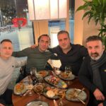 Özz Nûjen Instagram – Laddar upp med fruktansvärd god mat på @restaurang_zakaya 👌🏽😘❤️ #Västerås #standup #christmas #comedy @umitdag @ervinkaya @erik_acar