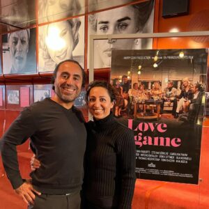Özz Nûjen Instagram - Jag och storasyster @debbienujen på VIP-premiär av en ny film som jag är med i 🙏🏽🎬🍿❤️ är så stolt över resultatet och tack @angelika.roberts och @artby_filippa för att jag fick vara med i er fantastiskt fina film 😘🙏🏽❤️🙌🏽