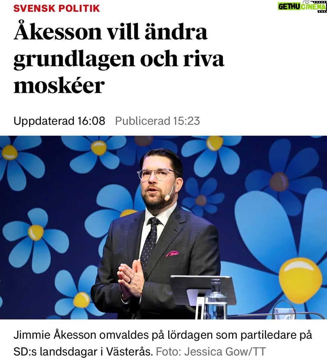 Özz Nûjen - 1.4K Likes - Återigen… Vad är värre?
Miljöpartist som likear ett inlägg och ber sedan om ursäkt för sitt misstag?
ELLER att vara #moderat, #kristdemokrat och #liberal och varje dag samregera med antisemiter och rasister som #Jimmie och varje dag likea deras politik och försvara dem?
#svpol #säkpol #blåbrun #regering #sd #rasism #fascism #antisemitism #islamofobi #muslimhat
