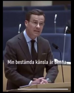 Özz Nûjen Instagram - Min bestämda känsla är denna, att samregerar man med nazister i #SD som säger ”juden är roten till allting ont” och själv skakar hand med #Hamas kramare som #Erdogan och t.o.m. förändrar lagar i vårt #Sverige för att blidka en #islamist så ska man som #statsminister hålla truten. 

#svpol #säkpol #blåbrun #regering