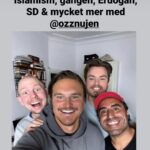 Özz Nûjen Instagram – Söndagslyssning eller söndagstittning!? Jag begick #podd häromveckan 😳😨🤷🏻‍♂️ och grabbarna på #OskyddatSamtal fick fria händer och munnar att ställa mig mot en vägg av frågor. Hur det blev? Ja det får du avgöra när och om du lyssnar eller tittar. Podden finns på #Youtube eller där poddar finns. @viktorklemming @filippelas @gustavhardner tack för att ni bjöd in mig. Ha en fin söndag! ☀️🙌🏽