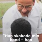 Özz Nûjen Instagram – Varken första eller sista gången.
Vi kommer alla ihåg när moderatledaren tittade en förintelseöverlevare djupt i ögonen och lovade att aldrig samregera med rasisterna i SD. Nu är det både barnens och deras fritidsledares tur att få uppleva när han Ulf Kristersson, vår #statsminister ljuger en rakt upp i ansiktet. 

I fjol stod han på en fotbollsplan, skakade hand med Ulf Kristersson och blev lovad 250 miljoner kronor till idrottsföreningar i utsatta områden.
Jonas Sjöland står kvar här än.
Men nu är händerna tomma.
– Han ljög mig rätt upp i ansiktet, säger fotbollsledaren.

#svpol #blåbrun #regering #barn #ungdomar #utbildning #fotboll #fritidsaktiviteter #rinkeby #sverige #ulfkristersson