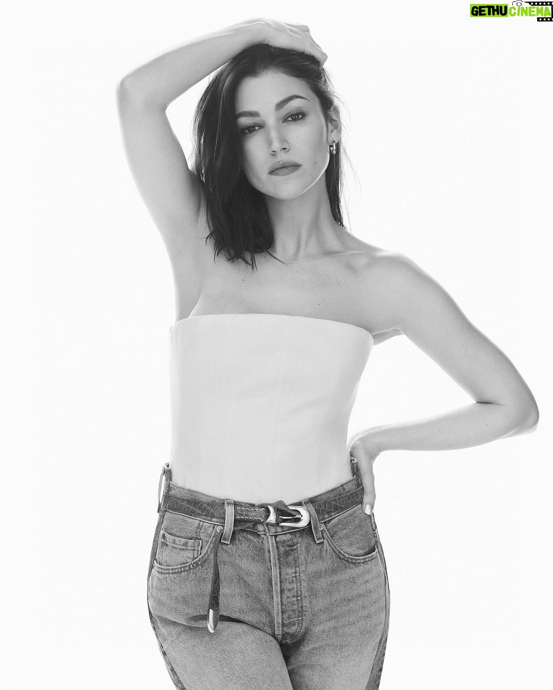 Úrsula Corberó Instagram - ◻️🌪️▪️🪩🕳️◼️▫️🫧