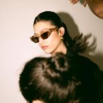 Úrsula Corberó Instagram - Con tanta promo se me olvidó subir las fotos de promo hehe #ElCuerpoEnLlamas ❤️‍🩹 📸 @sharonlopez