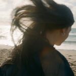 Úrsula Corberó Instagram - Durante el rodaje de #ElCuerpoEnLlamas venía @aralereartesv a hacerme fotos preciosas como estas 🕊️