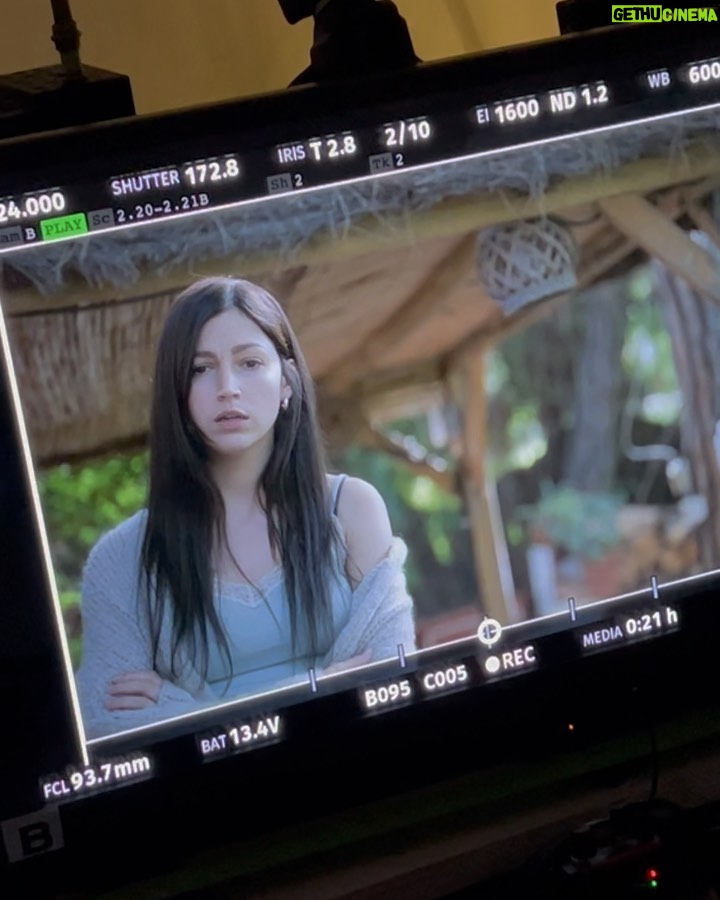 Úrsula Corberó Instagram - EL CUERPO EN LLAMAS ya está en NETFLIX ay ay ay 🐭🩸💍❣️🕊️🌡️🌪️