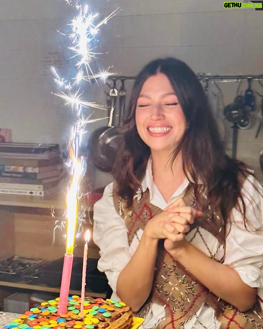 脷rsula Corber贸 Instagram - Gracias a todos por las felicitaciones. Fue un cumple muy bonito y muy fresquito 馃 Love you 馃