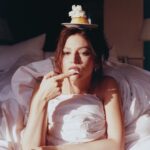Úrsula Corberó Instagram – Photofood bonaerense 🥐

Foto @fausto.elizalde 
Arte @valentinaluppino 
Make up @inespizarro 
Hair @jugirando 
Stylist @dmsia 
Nails @estoeslasunias 
Location @faenabsas