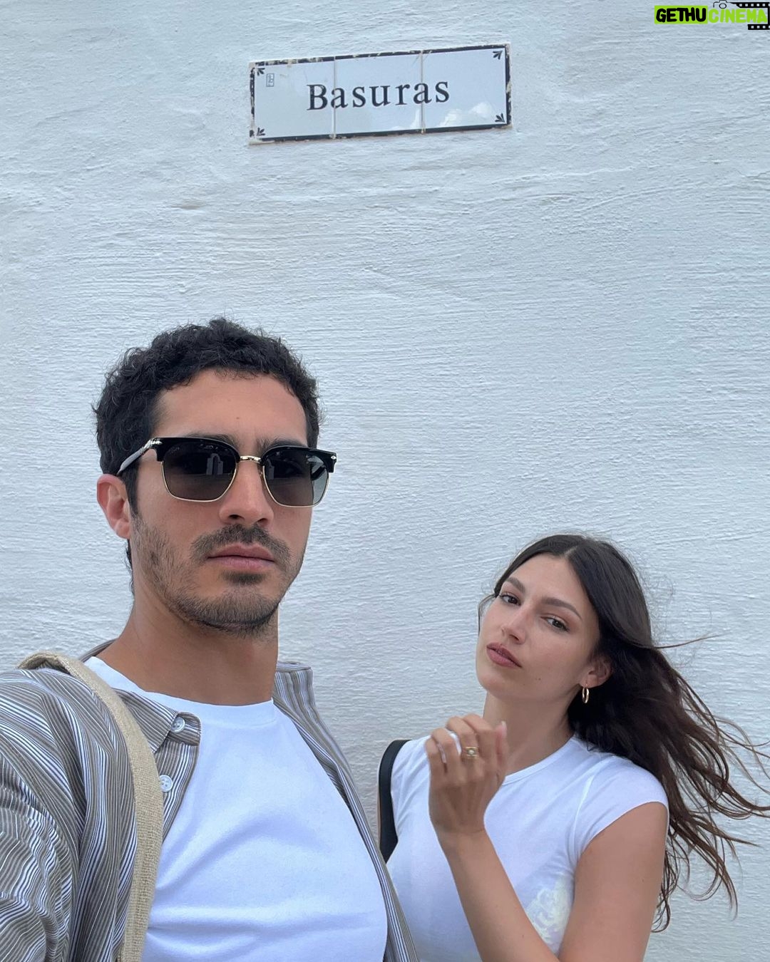 Úrsula Corberó Instagram - He vuelto a mi isla favorita con mi persona favorita 🦞 Feliç revetlla de Sant Joannnnnn btw ✨ Menorca, Islas Baleares