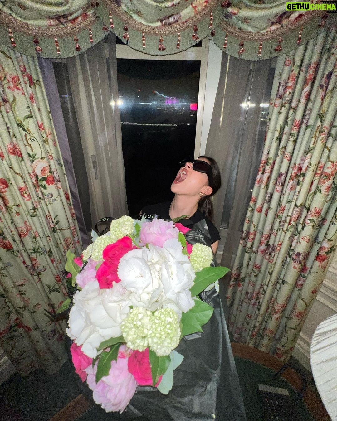 脷rsula Corber贸 Instagram - EuroSurprise 馃