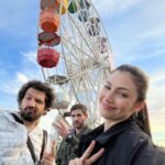Úrsula Corberó Instagram - Esta semana hemos terminado de rodar #ElCuerpoEnLlamas en Bcn. Me ha tocado un equipo que te mueres de bonito. Tengo muchas ganas de compartir este proyecto con el mundo 💍🐁❤️‍🔥🕊🤍🔥