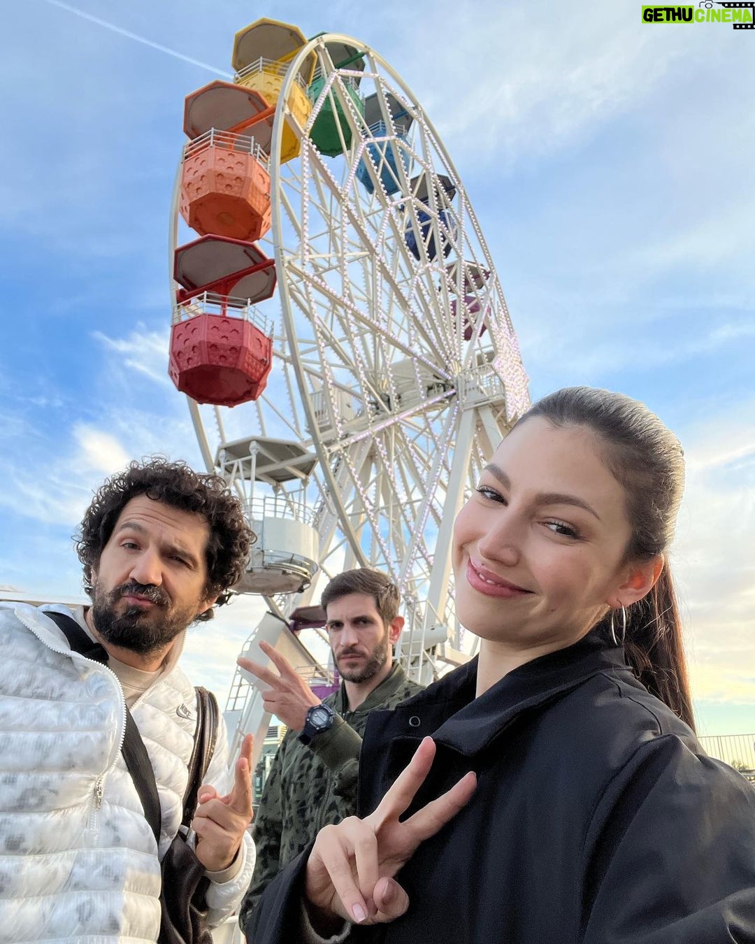 Úrsula Corberó Instagram - Esta semana hemos terminado de rodar #ElCuerpoEnLlamas en Bcn. Me ha tocado un equipo que te mueres de bonito. Tengo muchas ganas de compartir este proyecto con el mundo 💍🐁❤️🔥🕊🤍🔥