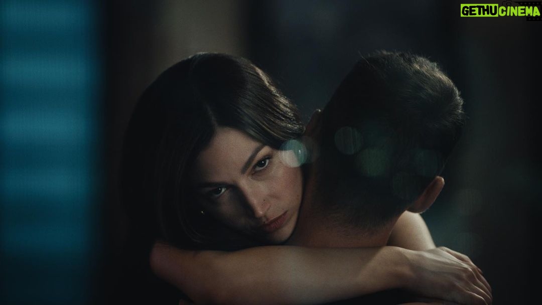 Úrsula Corberó Instagram - Se viene… El Cuerpo en Llamas 💔 @netflixes