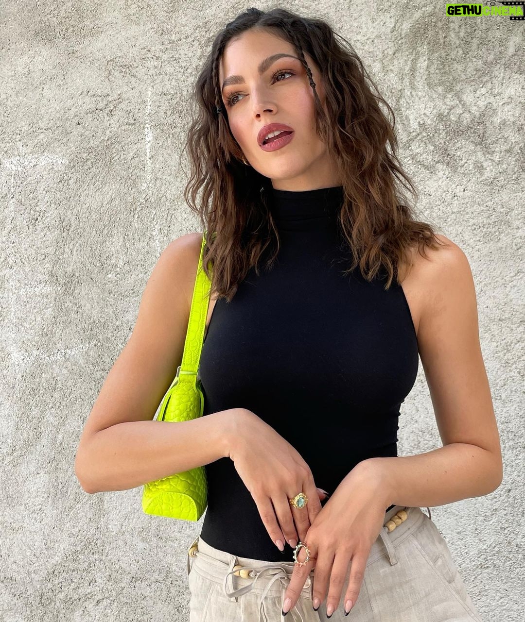 Úrsula Corberó Instagram - Hola y adiós Madriz ❤️🔥