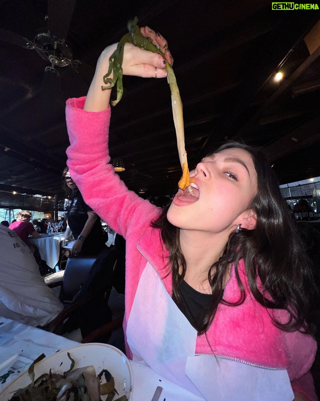 Úrsula Corberó Instagram - Calçots seasonnnnn una boníssimada nena 💖💕🌾🌾🌾💝💓