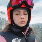 Úrsula Corberó Instagram - IceFriendly me llaman ✨ Feliz 2022 para tutti 🍧