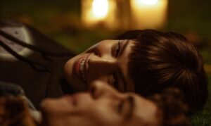 Úrsula Corberó Instagram - Una de mis escenas favos de #LCDP5 🌹 Nos congelamos pero valió la pena @miguel.g.herran 🤍