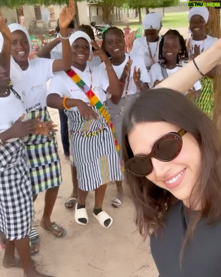 Úrsula Corberó Instagram - Gracias @savethechildren_es por esta experiencia inolvidable #CásateContraElMatrimonioInfantil Link en bio por si queréis saber más o aportar 💘 Senegal