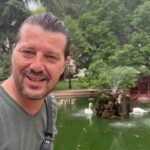 İlker Aksum Instagram - Yüzüme bile bakmadılar. Hani ünlüydük ya 🤔