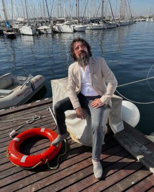 İlker Aksum Instagram - Beni bırakın, göğe bakalım…