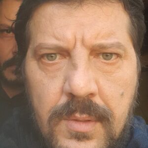 İlker Aksum Instagram - Şooook!!!🤫 #ramo
@ramo_dizisi @bkmonline