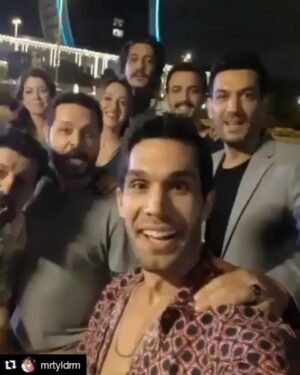 İlker Aksum Instagram - #Repost @mrtyldrm (@get_repost)
・・・
SON 5 GÜN 🌟 @ramo_dizisi  @bkmonline  @showtv  @gururcicekoglu @volkanyosunlu  @dokucann @mehmetsaitergenc @idilfirat @efsaneodag