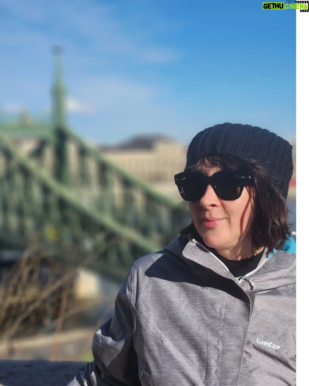 İrem Kahyaoğlu Instagram - Bir zamanlar budapeşte 🐿