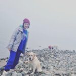 İrem Kahyaoğlu Instagram - Anda kal dedikleri şeyi köpeklerle yaşıyorum Bi de giybet esnasında tam o anda İznik Gölü
