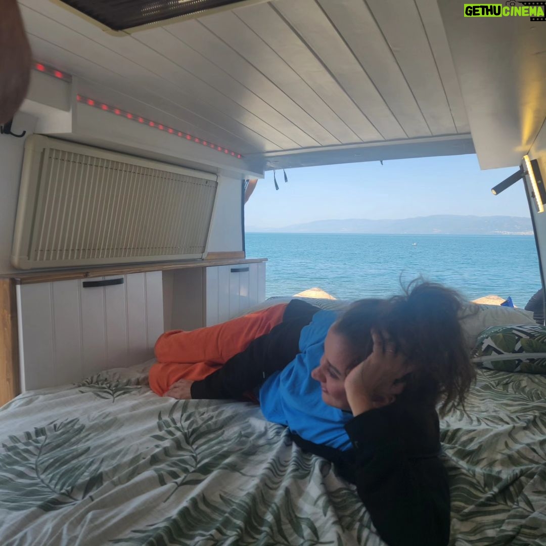 İrem Kahyaoğlu Instagram - Kendime oyuncak buldum komsumun bahcesi @lacabanaiznik İznik