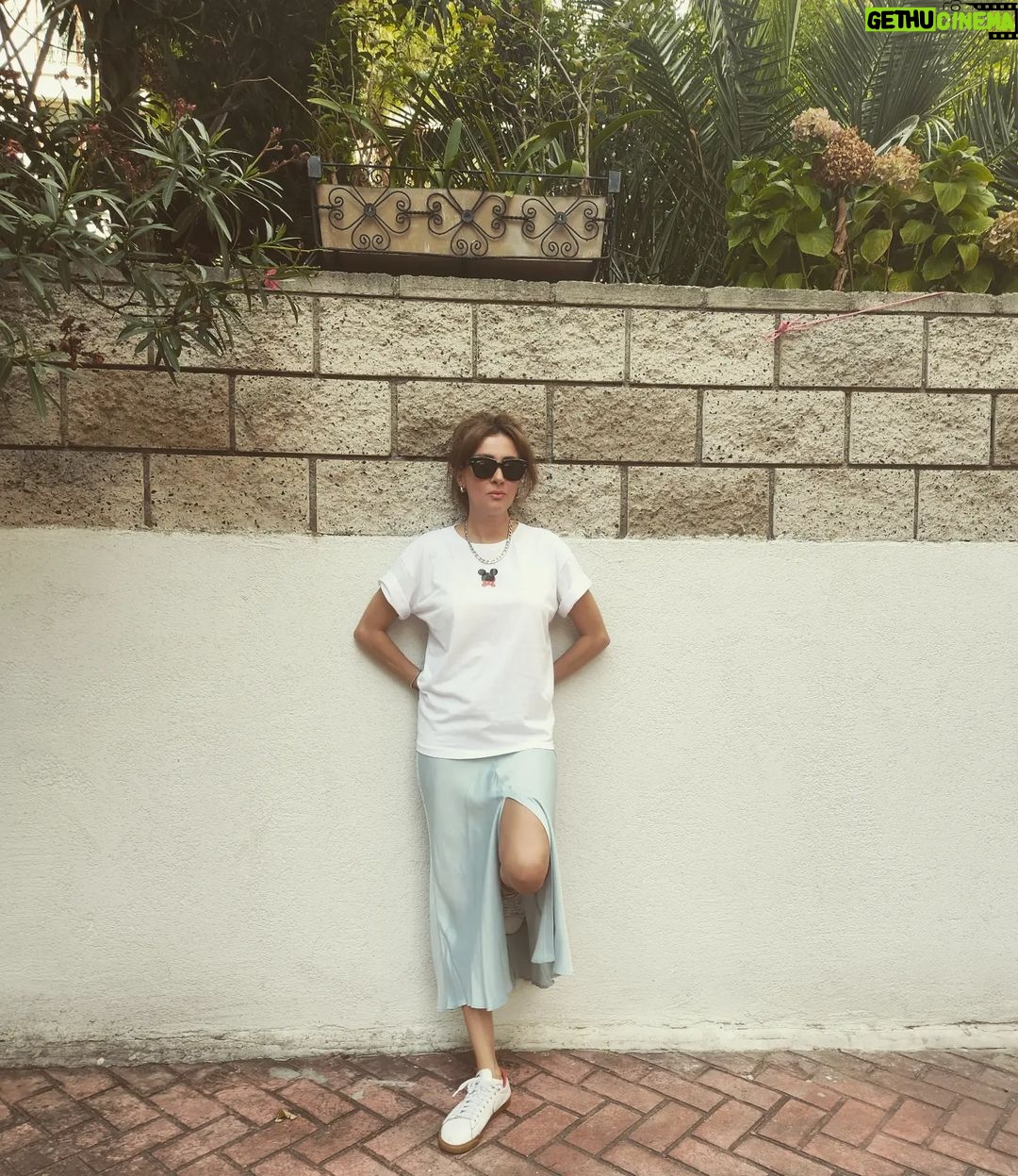 İrem Kahyaoğlu Instagram - Otopark pozlarım #Eylül
