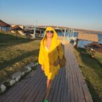 İrem Kahyaoğlu Instagram - Rüzgardan yüzümüz inceldiği için istanbula dönüyoruz 💛🧘‍♀️ Geçmiş yıllarım