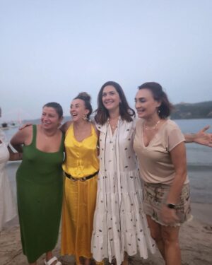 İrem Kahyaoğlu Instagram - Biz 💛