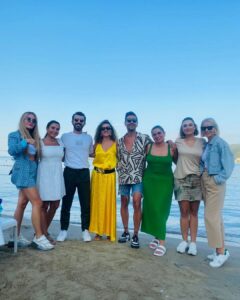 İrem Kahyaoğlu Instagram - Biz 💛