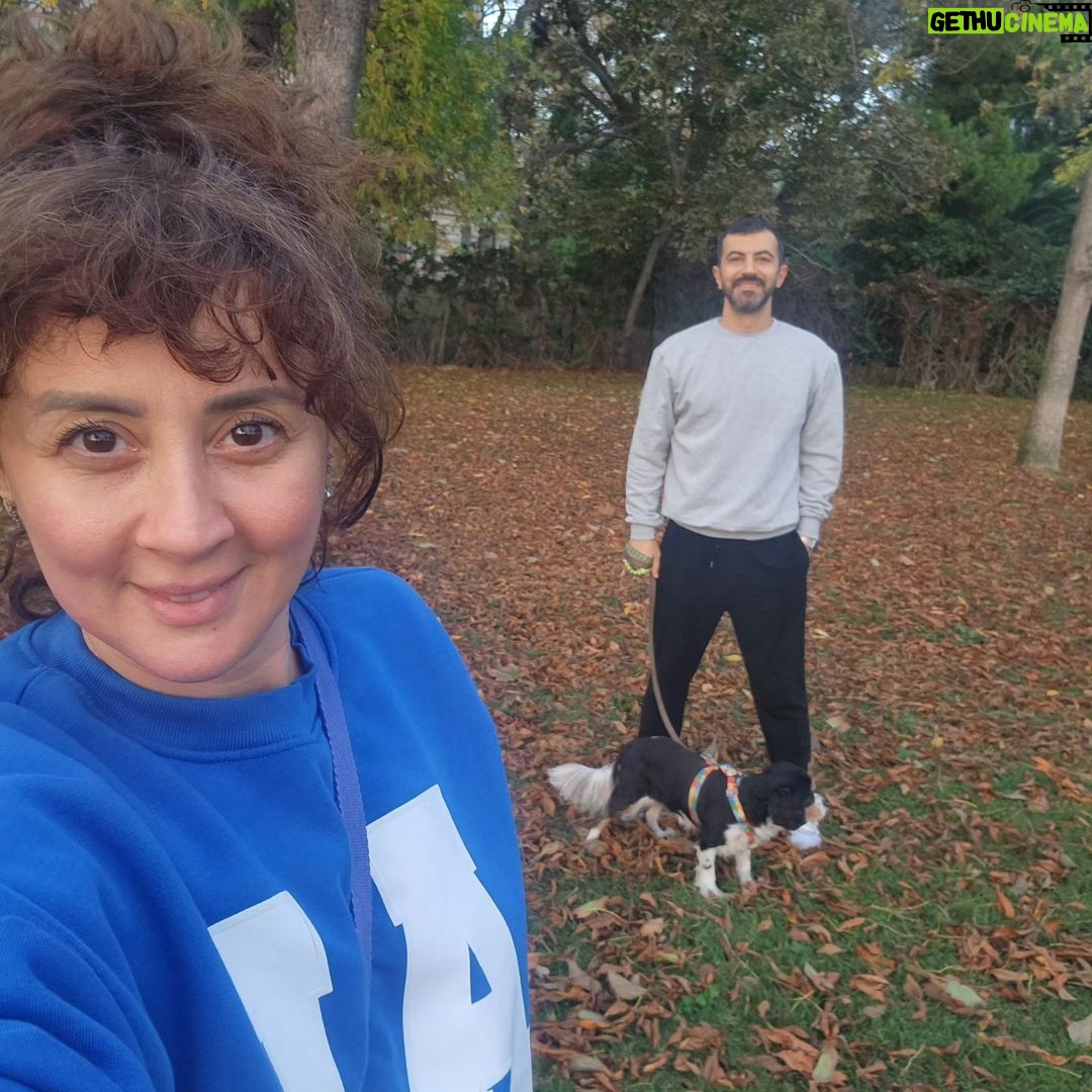 İrem Kahyaoğlu Instagram - Kara kafalarla rutinlerimiz🏠 #kasım#kar#kış#boran Caddebostan Sahil
