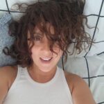 İrem Kahyaoğlu Instagram - Yalandan neşem aşırı sıkıldım istanbulda #nofilter #offfffffpofffff