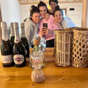 İrem Kahyaoğlu Instagram - Bu benim bayramım çocuklar gibi şendim🖖