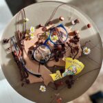 Šárka Divácká Instagram - “PANČELKOVNÍK” 🧑‍🏫🎒📚Naši milí, polní i ti přespolní… Máme tu červen. A červen se nese v duchu konce roku a vysvědčení. Vysvědčení u nás v Sorrýčku znamená PANČELKOVNÍK alias ten nejhustší vaječný likér pro všechny paní učitelky. ✨Za odměnu. Za jejich péči, trpělivost, za to, co všechno nás za celý školní rok naučily. Letošní "O chlup lepší edici" likérů pro paní učitelky jsme dochutili čokoládou a lískovým oříškem. Chutná tedy jako tekutá bonboniéra. 🤗🤌Tak snad to nebude na reparát. ❤️ Likér Pančelkovník si můžete po celý červen vyzvedávat u nás na Křídlovické a nebo si ho nechat zaslat až domů prostřednictvím našeho formuláře a to klidně i na Slovensko. Odkaz na formulář najdete na našich fcb stránkách. 🙏👉#sorrypecemejinak #brno #kamvbrne #eggnog #vajecnyliker #vysvedceni #chocolate #hazelnut #pastrychef #pastrylove #foodinspiration SORRY - PEČEME JINAK